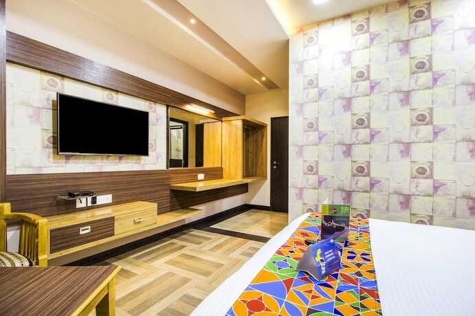 Imagen de la habitación del Hotel Fabhotel The Royal Cm Plaza. Foto 19