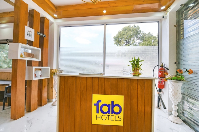 Imagen de los interiores del Hotel Fabhotel The Weekend Vibes. Foto 18