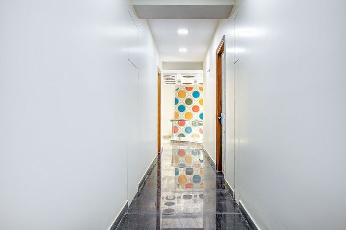 Imagen general del Hotel Fabhotel The White Moon. Foto 9