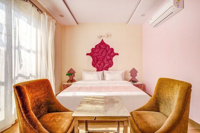 Imagen general del Hotel Fabhotel The White Moon. Foto 12