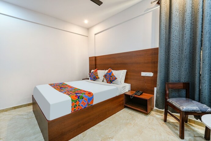 Imagen de la habitación del Hotel Fabhotel Tree Suites. Foto 17