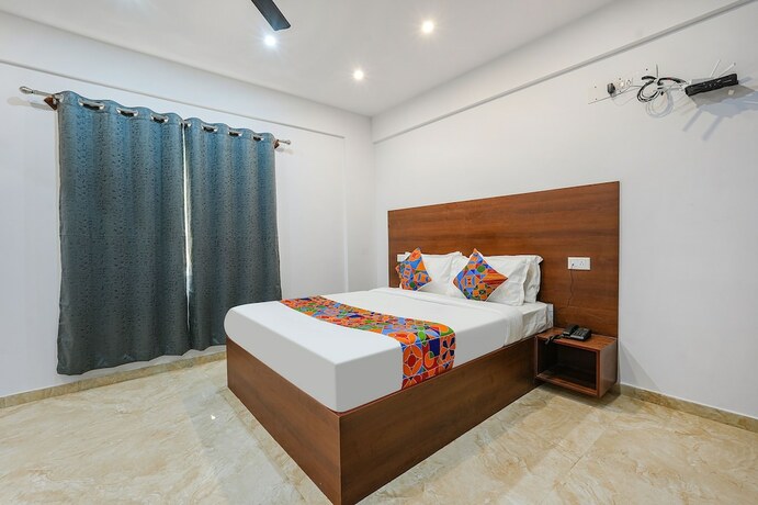 Imagen de la habitación del Hotel Fabhotel Tree Suites. Foto 18