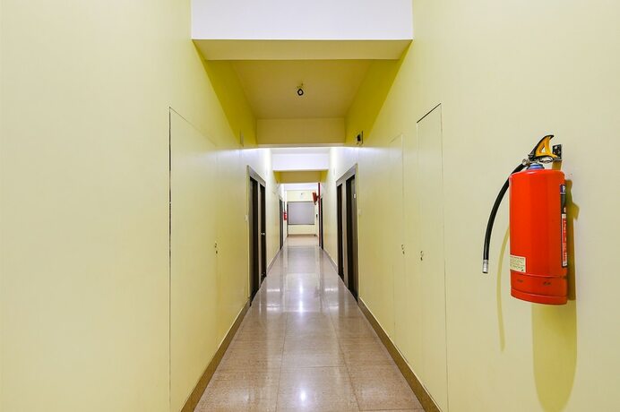 Imagen general del Hotel Fabhotel Triple Tree. Foto 13
