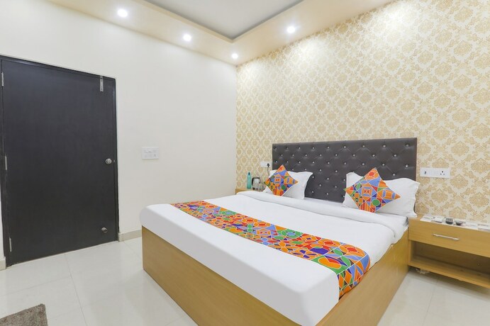Imagen de la habitación del Hotel Fabhotel Us Inn. Foto 20