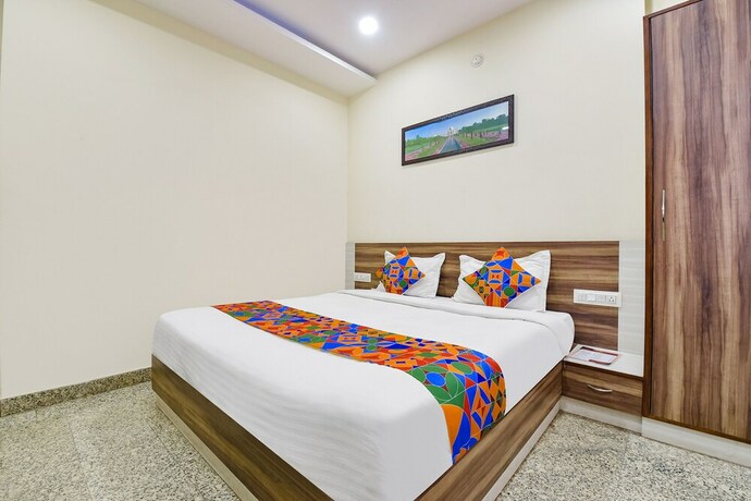 Imagen de la habitación del Hotel Fabhotel Vardan Villa. Foto 20