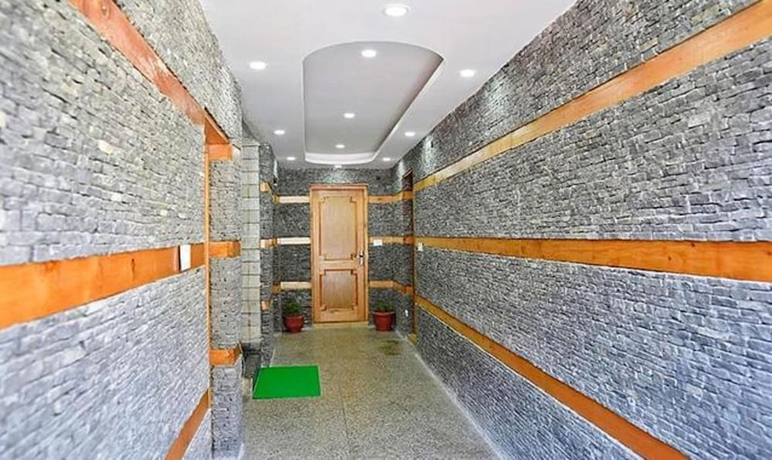 Imagen de los interiores del Hotel Fabhotel Whistling Winds. Foto 15