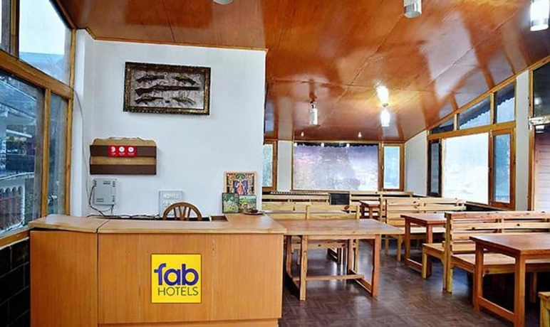 Imagen de los interiores del Hotel Fabhotel Whistling Winds. Foto 19