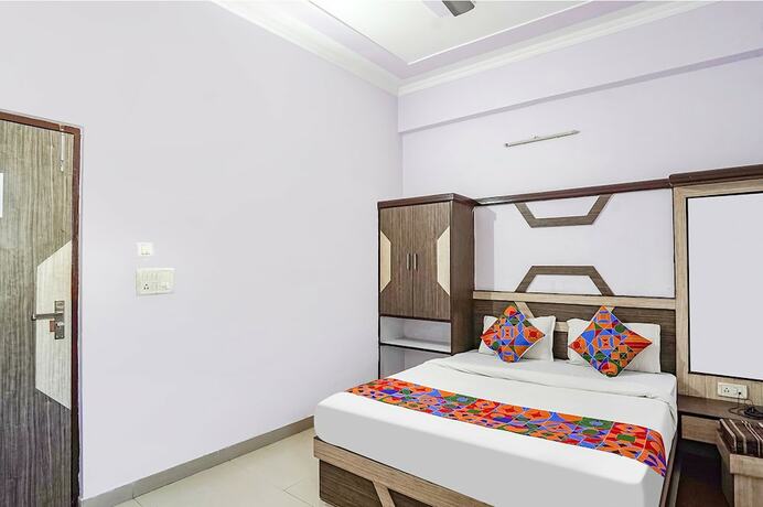 Imagen de la habitación del Hotel Fabhotel White Castle. Foto 17