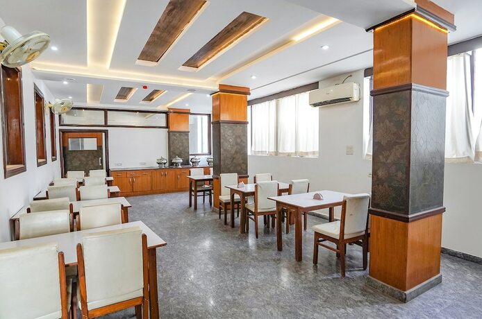 Imagen general del Hotel Fabhotel White Castle. Foto 15