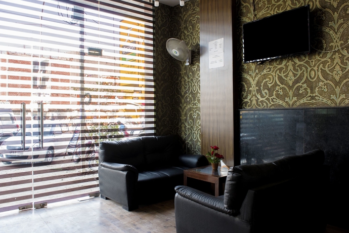 Imagen de los interiores del Hotel Fabhotel White Castle Sez. Foto 17