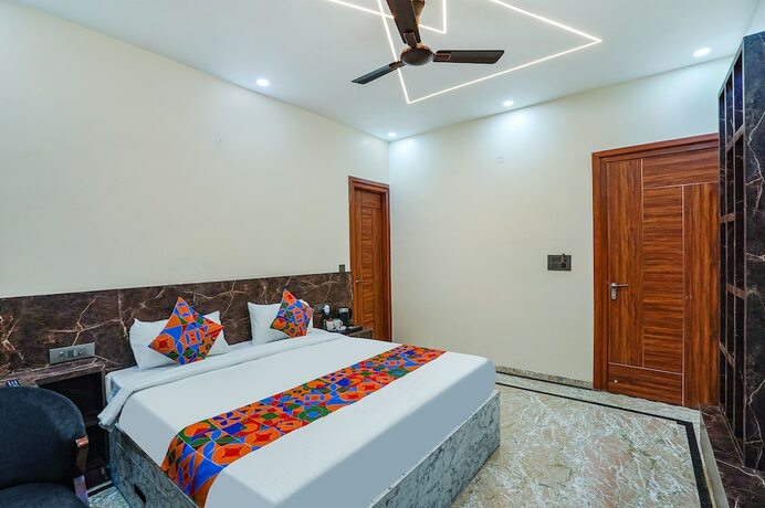 Imagen de la habitación del Hotel Fabhotel White Elephant. Foto 17