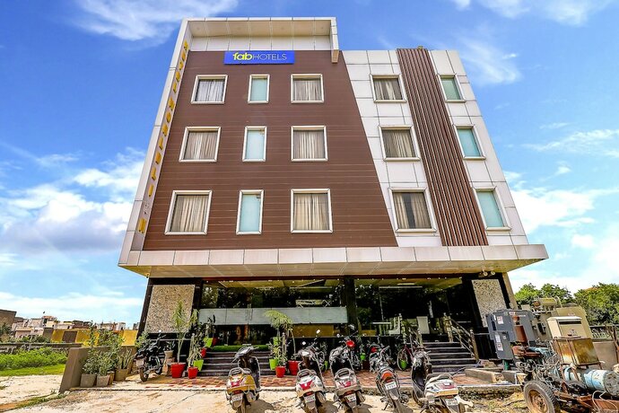 Imagen general del Hotel Fabhotel World Link. Foto 1