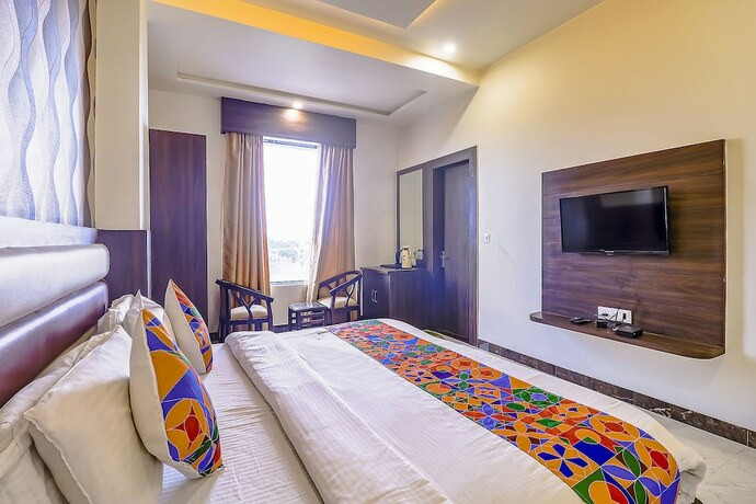 Imagen de la habitación del Hotel Fabhotel World Link. Foto 19