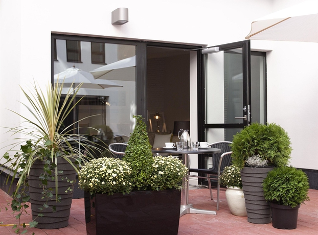 Imagen de los exteriores del Hotel Fabian. Foto 9