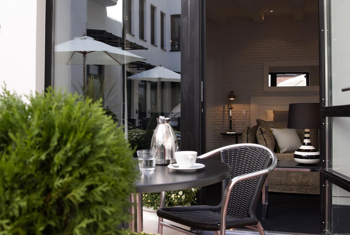 Imagen de los exteriores del Hotel Fabian. Foto 10