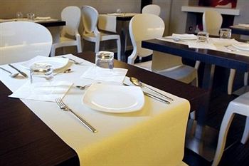 Imagen del bar/restaurante del Hotel Fabio Massimo Design. Foto 4