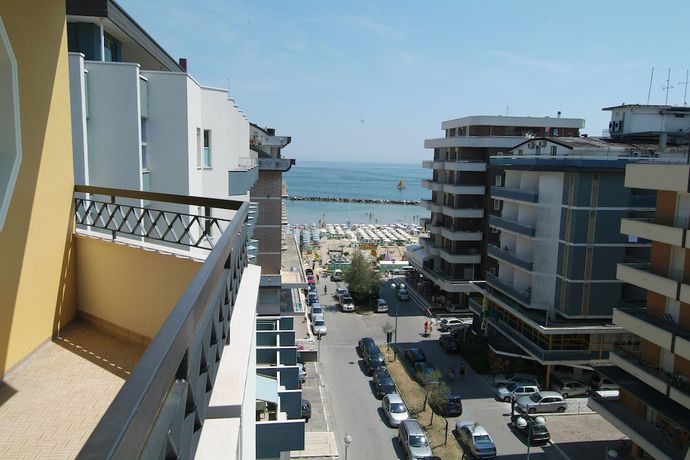 Imagen de la habitación del Hotel Fabius. Foto 16