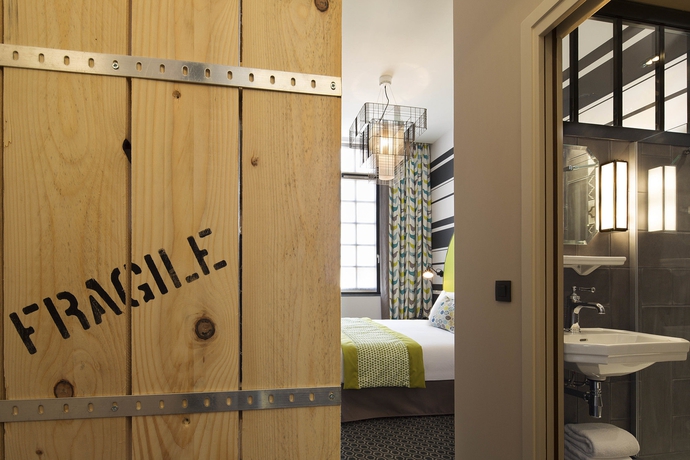 Imagen de la habitación del Hotel Fabric. Foto 5