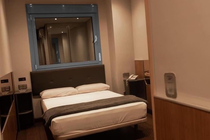 Imagen de la habitación del Hotel Fabrik, Humanes De Madrid. Foto 7