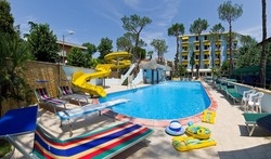 Imagen de la piscina del Hotel Fabrizio, Rimini. Foto 4