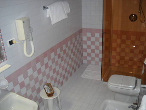 Imagen de la habitación del Hotel Faccioli. Foto 3