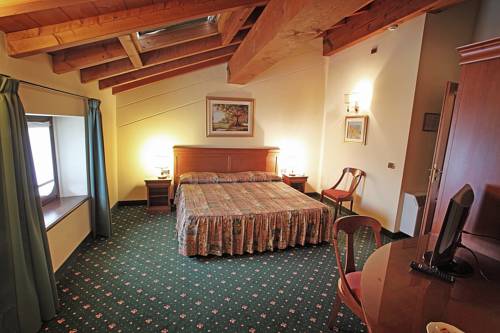 Imagen de la habitación del Hotel Faccioli. Foto 5