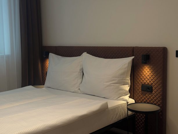 Imagen de la habitación del Hotel Factory Suites. Foto 7