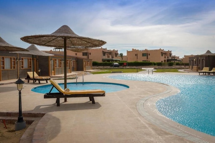 Imagen de la piscina del Hotel Fade by La Hacienda Ras Sudr. Foto 15
