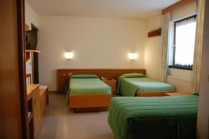 Imagen de la habitación del Hotel Faedo Pineta. Foto 10