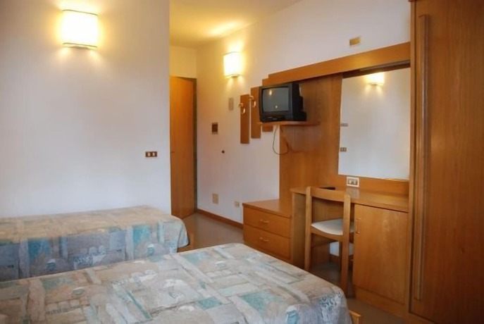 Imagen de la habitación del Hotel Faedo Pineta. Foto 15