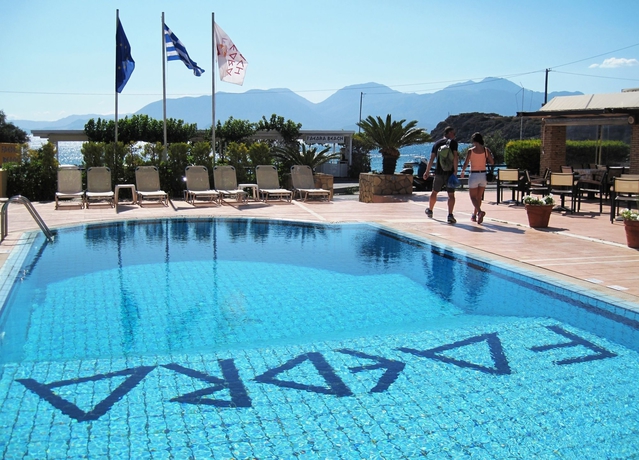 Imagen de la piscina del Hotel Faedra Beach. Foto 16