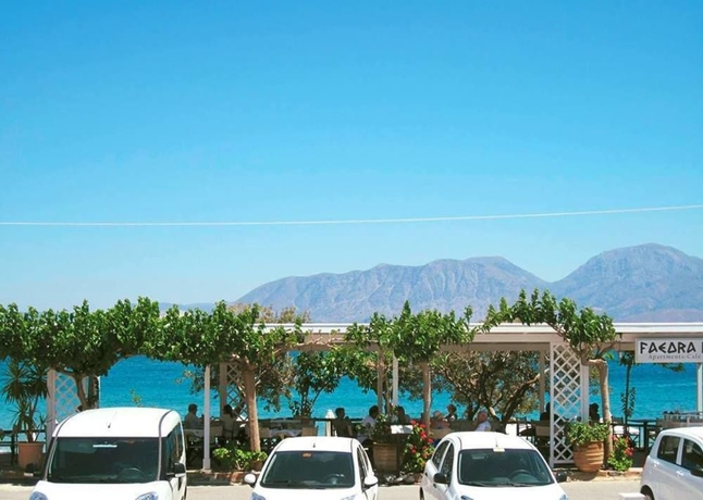 Imagen de los exteriores del Hotel Faedra Beach. Foto 14