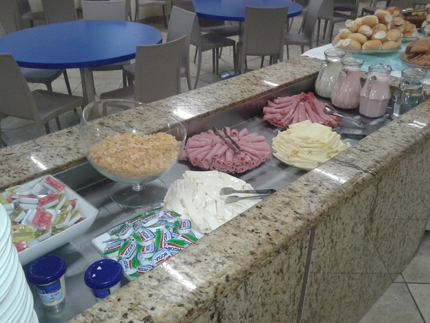 Imagen del bar/restaurante del Hotel Faenician. Foto 3