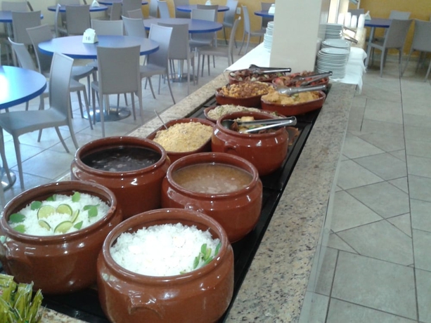 Imagen del bar/restaurante del Hotel Faenician. Foto 4