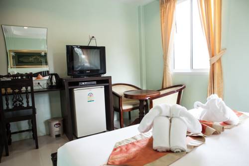 Imagen de la habitación del Hotel Fahsai Bay Villa. Foto 15