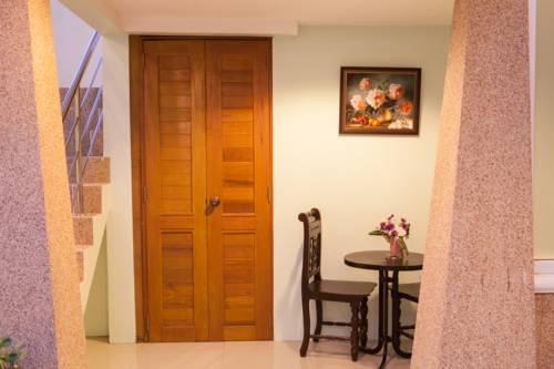 Imagen de la habitación del Hotel Fahsai Bay Villa. Foto 16