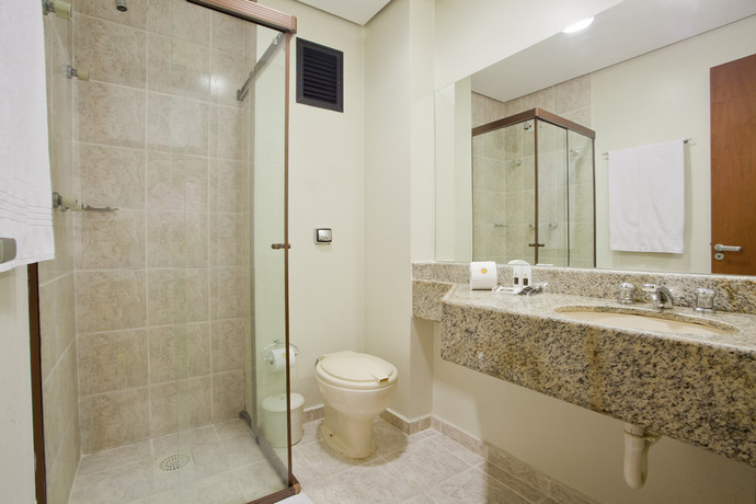 Imagen de la habitación del Hotel Faial Prime Suítes. Foto 8