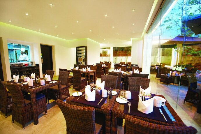 Imagen del bar/restaurante del Hotel Fair View Colombo. Foto 19