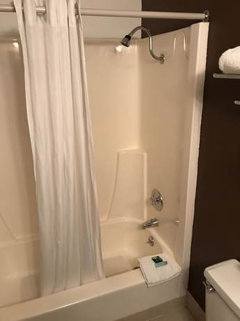 Imagen de la habitación del Hotel FairBridge Inn and Suites Lewiston. Foto 11