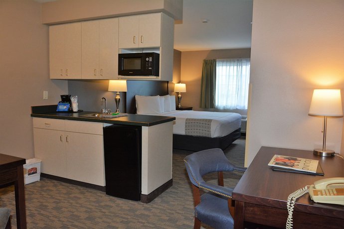 Imagen de la habitación del Hotel Fairbridge Inn And Suites Dupont. Foto 18