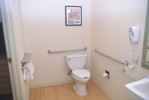 Imagen de la habitación del Hotel Fairbridge Inn Express Baton Rouge. Foto 16