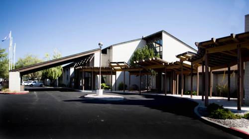 Imagen de la habitación del Hotel Fairbridge Inn, Suites & Outlaw Conference Center. Foto 2