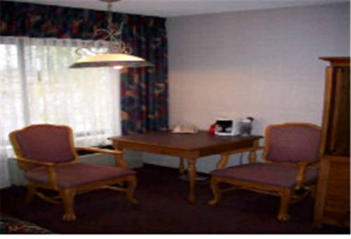 Imagen de la habitación del Hotel Fairbridge Inn, Suites & Outlaw Conference Center. Foto 5