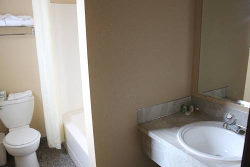 Imagen de la habitación del Hotel Fairbridge Inn and Suites. Foto 7