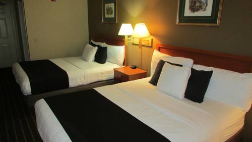 Imagen de la habitación del Hotel Fairbridge Inn and Suites. Foto 12