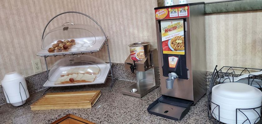 Imagen del bar/restaurante del Hotel Fairbridge Inn and Suites Mcdonough. Foto 3