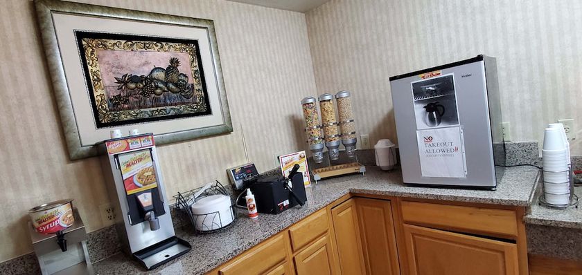 Imagen del bar/restaurante del Hotel Fairbridge Inn and Suites Mcdonough. Foto 4