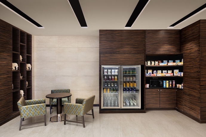 Imagen del bar/restaurante del Hotel Fairfield By Marriott Agra. Foto 7