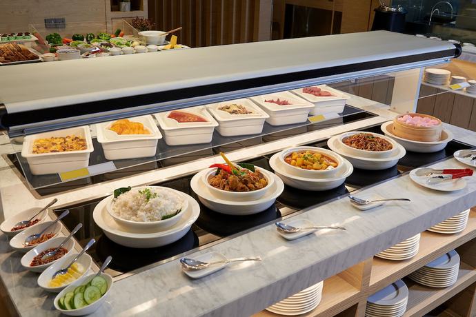 Imagen del bar/restaurante del Hotel Fairfield By Marriott Bintulu Paragon. Foto 2