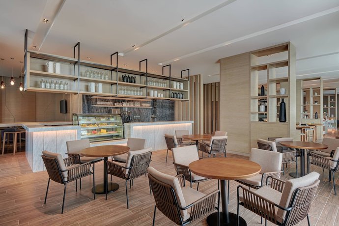 Imagen del bar/restaurante del Hotel Fairfield By Marriott Bintulu Paragon. Foto 5